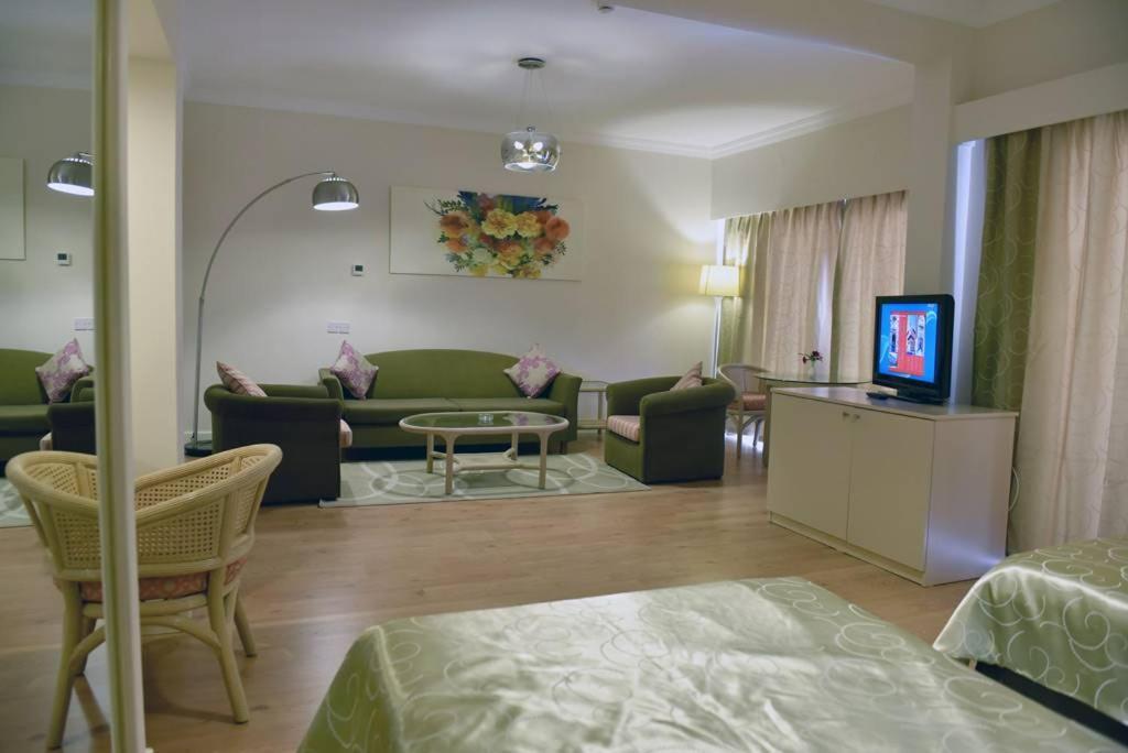 Отель Jasmine Court & Casino