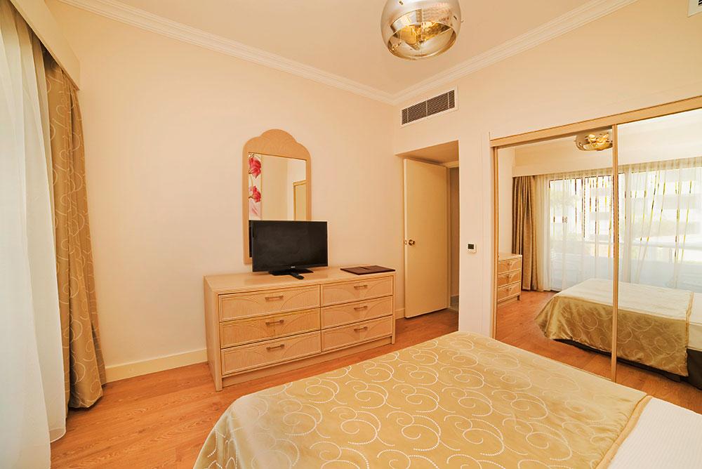 Отель Jasmine Court & Casino 5*
