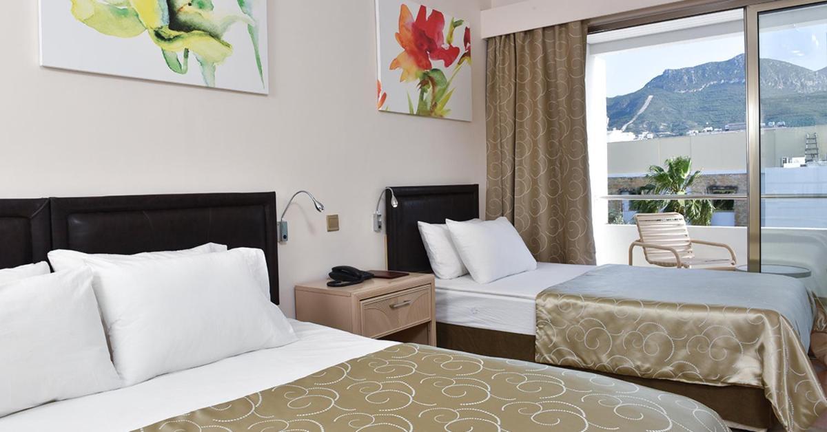 Отель Jasmine Court & Casino Кирения