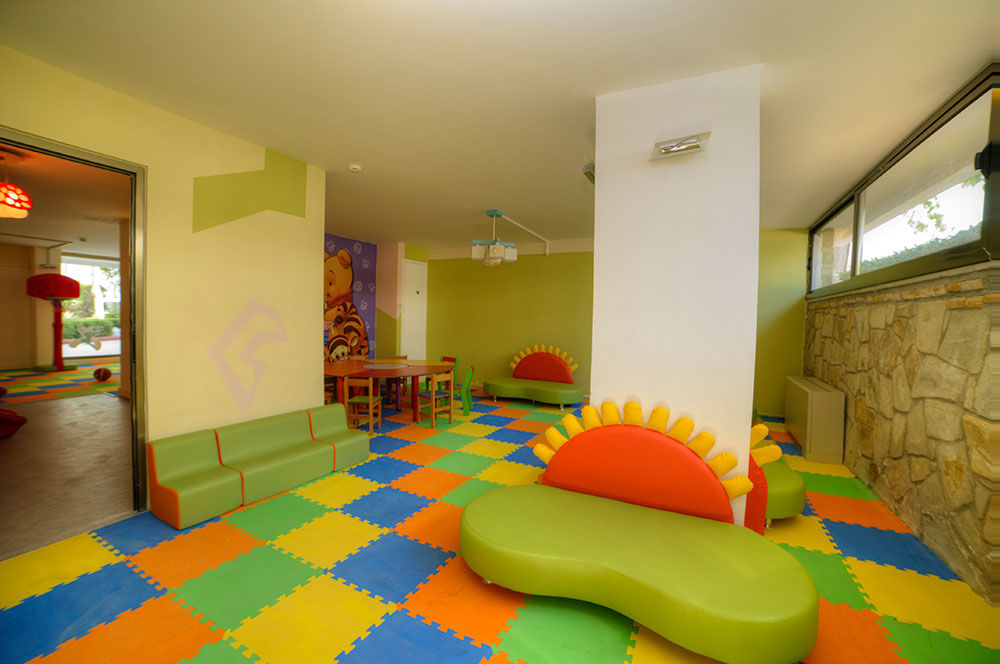 Jasmine Court & Casino Отель Кирения
